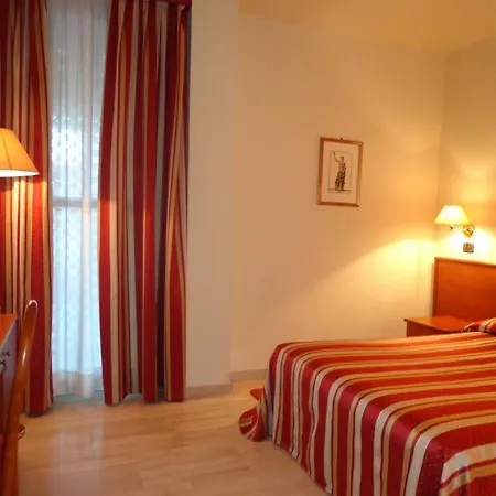 Select Hotel 3*