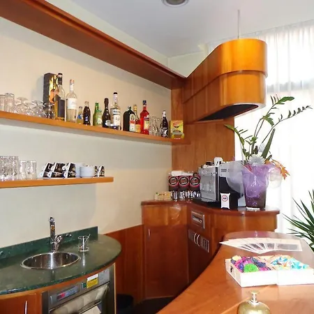 Select Szálloda Montecchio Emilia