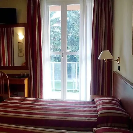 Select Hotel 3*