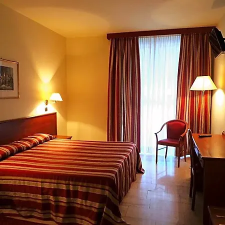 Select Hotel