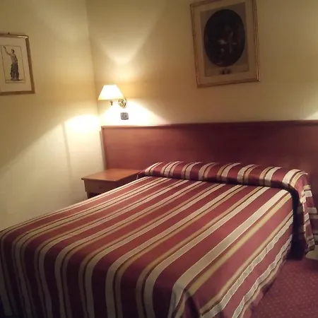 Select Hotel